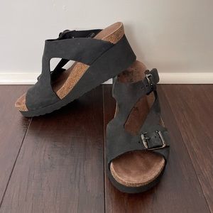 Mephisto Terie Wedge Sandal- Nubuck Black